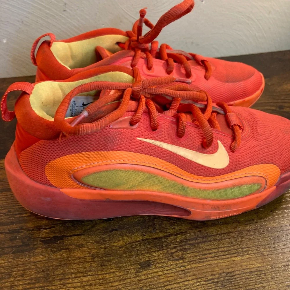 Nike IsoFly GS Size 2.5Y Team Orange Basketball Shoes FN4384-800 Youth Boys